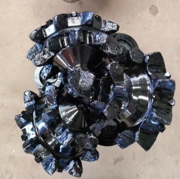 Iadc217 Steel Tooth Tricone Rock Bit for Ore Mine Carbide Soft Limestone