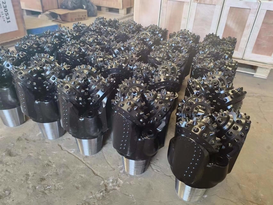 Νέο σχεδιασμό Tricone Bit Roller Cone Bit 200mm IADC545 Σκληρό πετρώμα τρυπών για τρυπεία πηγάδι