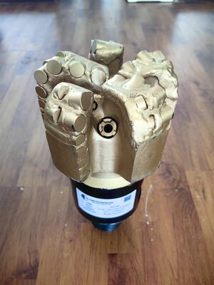 8 1/2 ίντσες 5 λεπίδες PDC τρυπάνι για γεωτρήσεις πηγών νερού με νήμα API REG