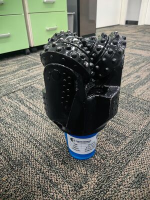 IADC637 6 1/2 ιντσών Tricone Rock Bit με ενσωματωμένα καρβιδίου βολφραμίου για γεωτρήσεις σκληρών σχηματισμών